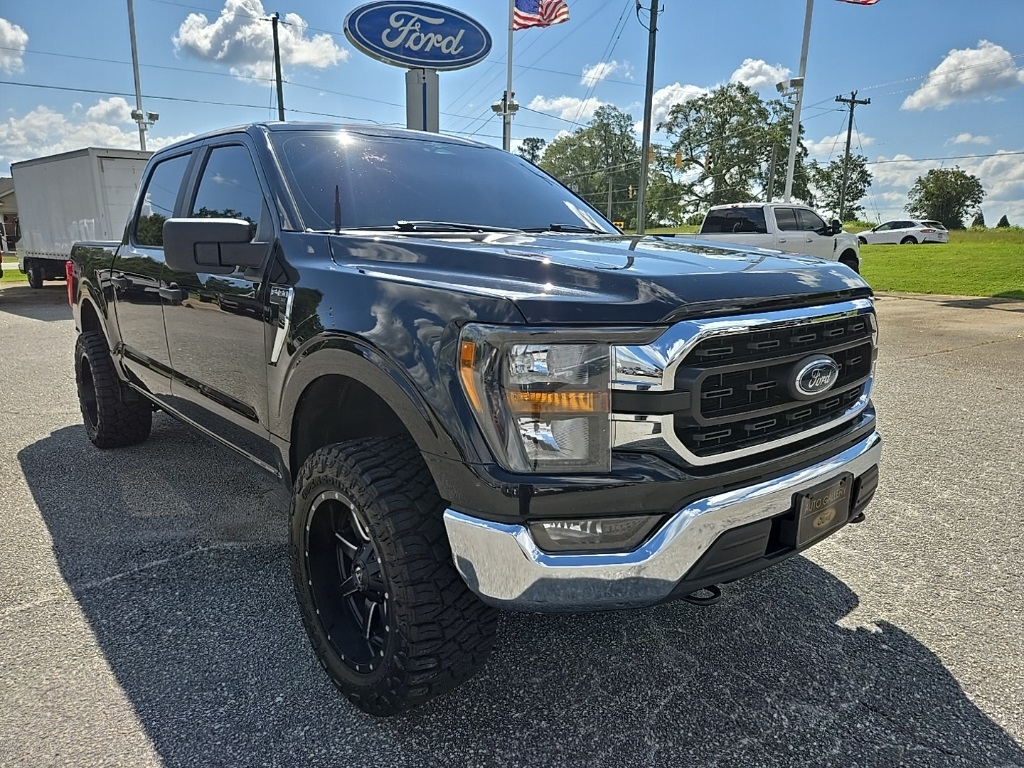 2023 Ford F-150 XLT photo 3