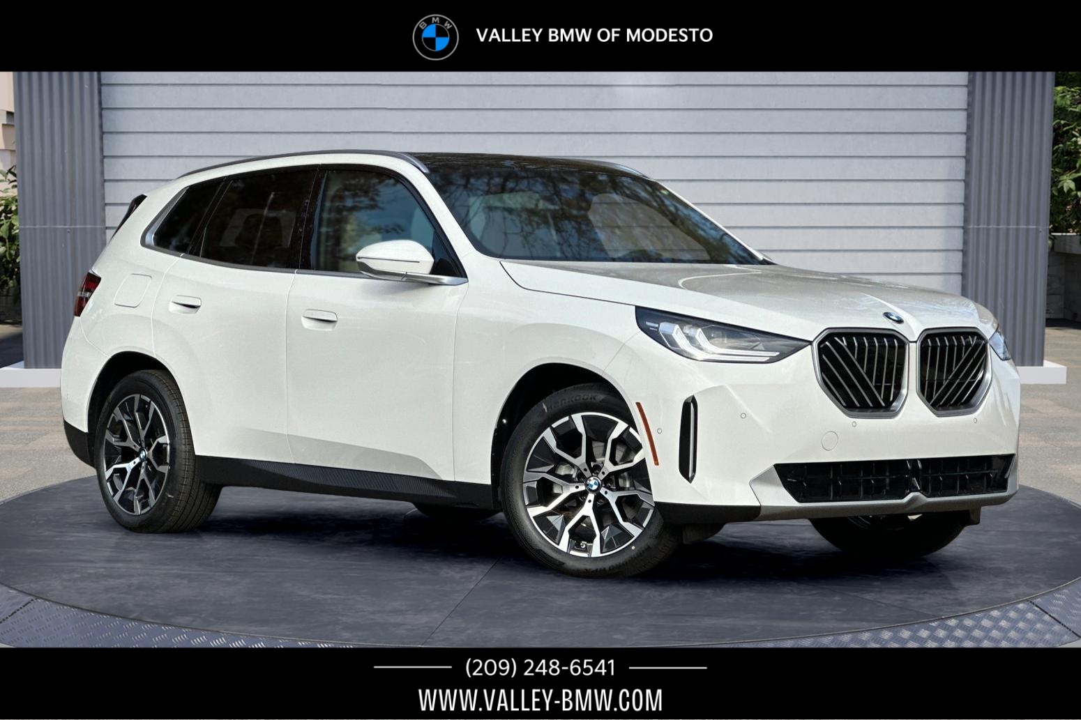 2026 BMW X3 30's photo