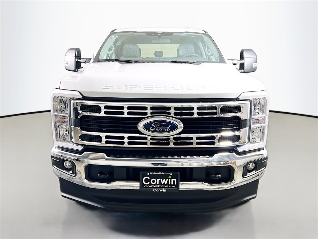 2026 Ford F-250 XLT photo 4