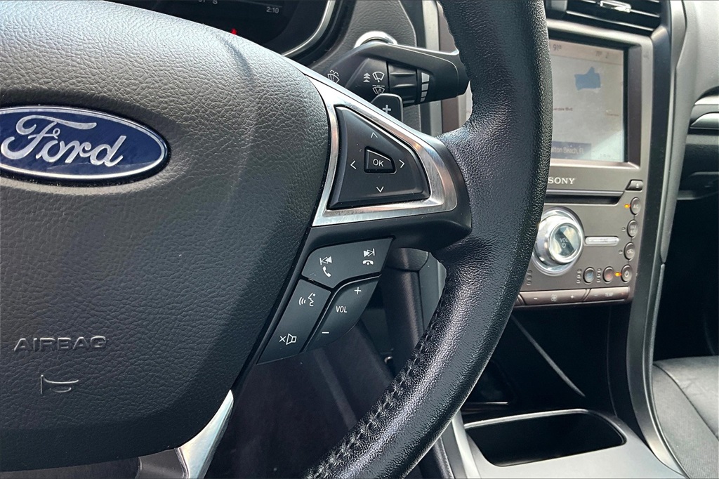 2020 Ford Fusion Titanium photo 12