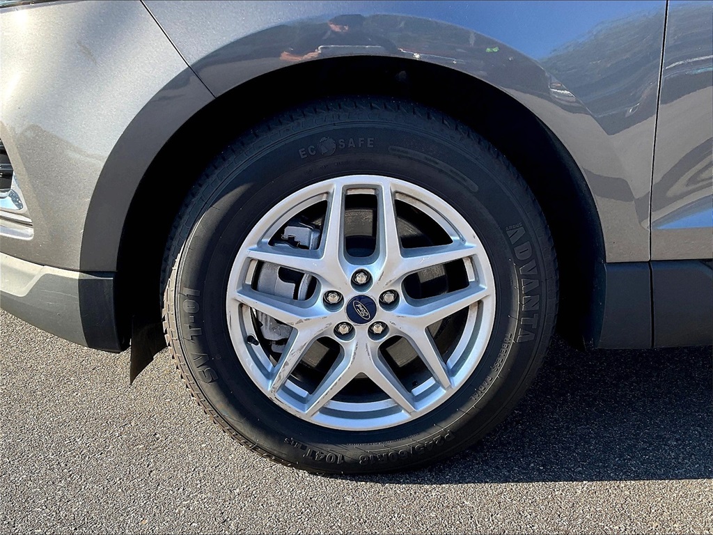2022 Ford Edge SEL photo 7