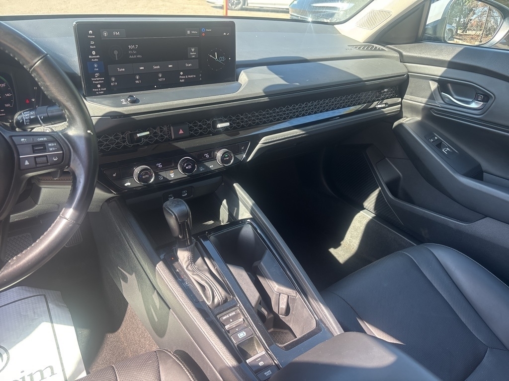 2024 Honda Accord EX-L Hybrid photo 15