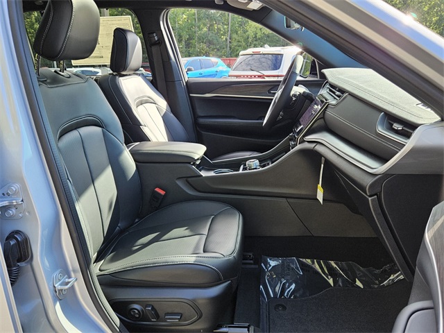 2025 Jeep Grand Cherokee Limited photo 14