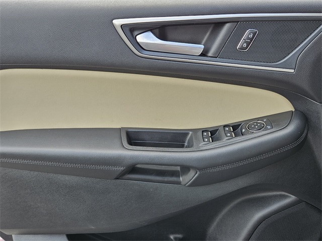 2024 Ford Edge SEL photo 25