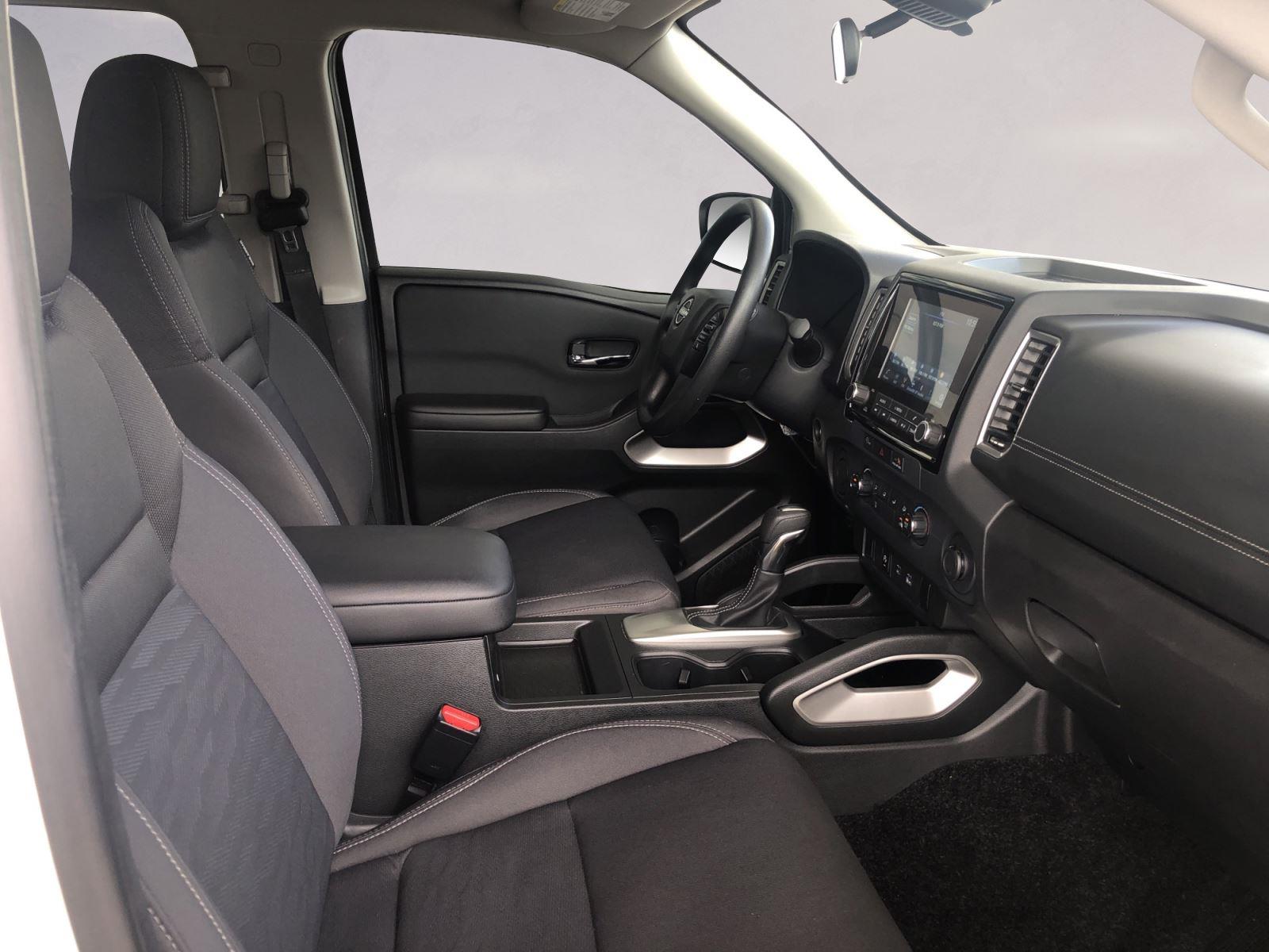 2024 Nissan Frontier Crew Cab SV photo 12