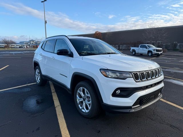 2026 Jeep Compass Latitude photo 2