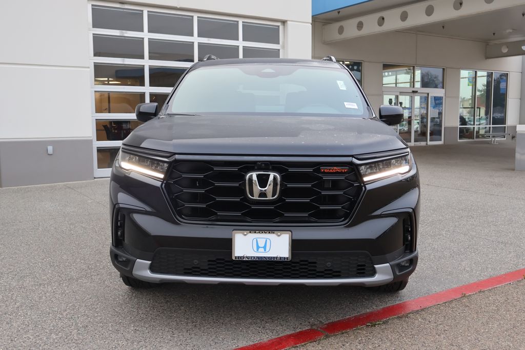 2025 Honda Pilot TrailSport photo 2