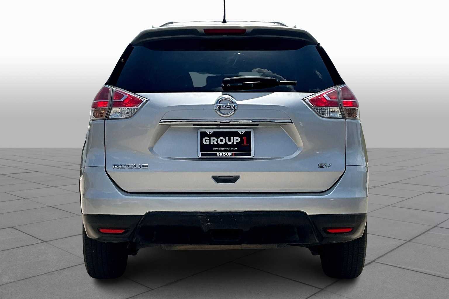 2016 Nissan Rogue SV photo 4