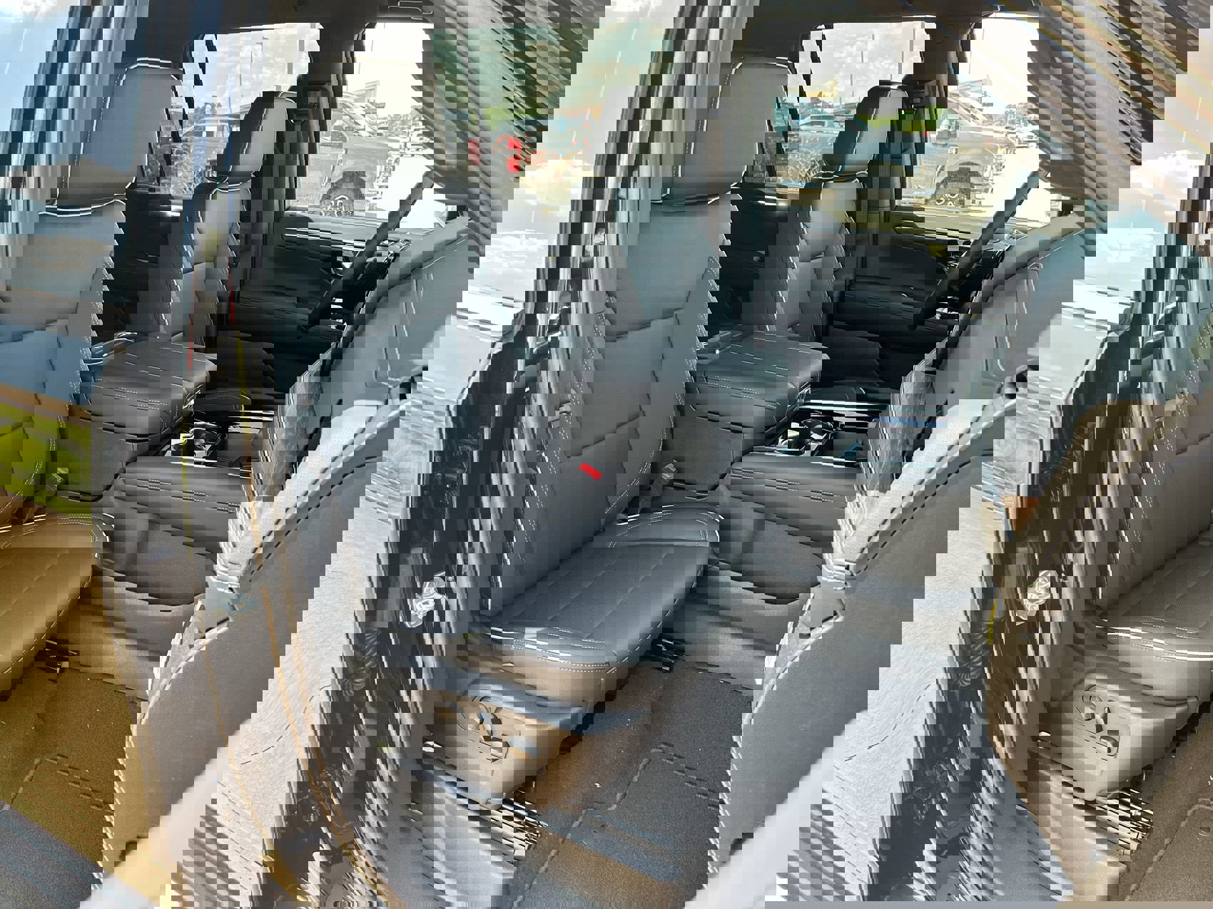 2025 Chevrolet Suburban Premier photo 24
