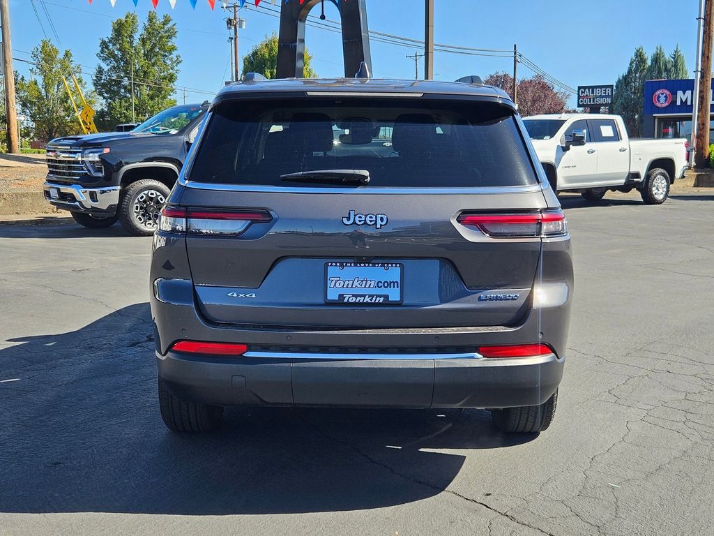 2023 Jeep Grand Cherokee Laredo photo 2