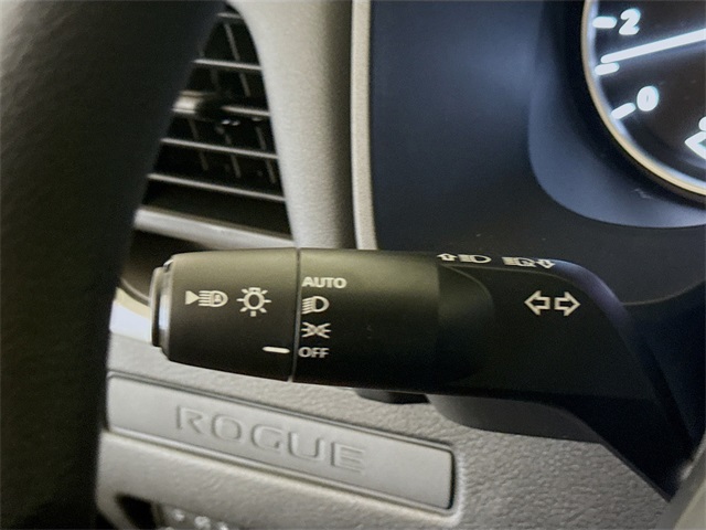 2025 Nissan Rogue S photo 14