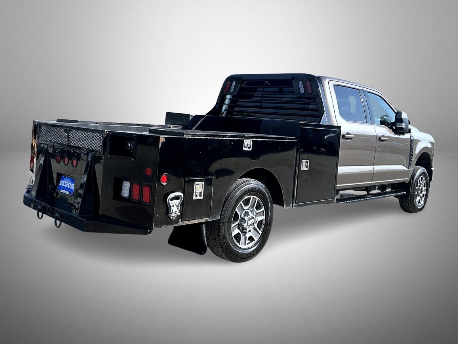 2023 Ford F-350 Super Duty Chassis Cab Lariat