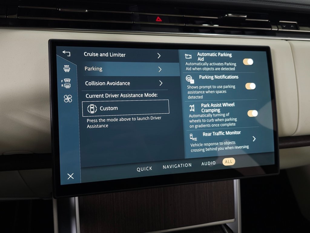 2025 LAND ROVER RANGE ROVER - Image 24