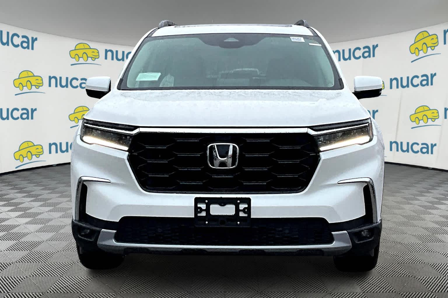 2025 Honda Pilot Touring photo 2
