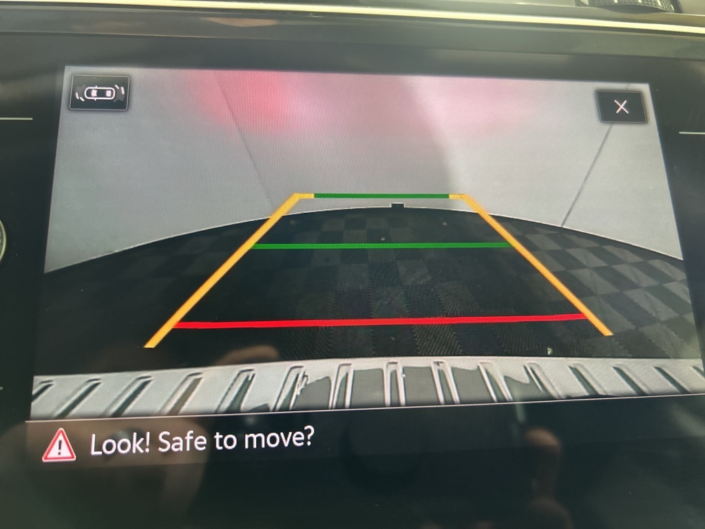 2022 Volkswagen Tiguan SE photo 3