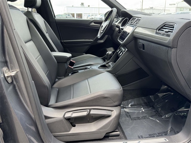 2021 Volkswagen Tiguan SE R-Line Black photo 16