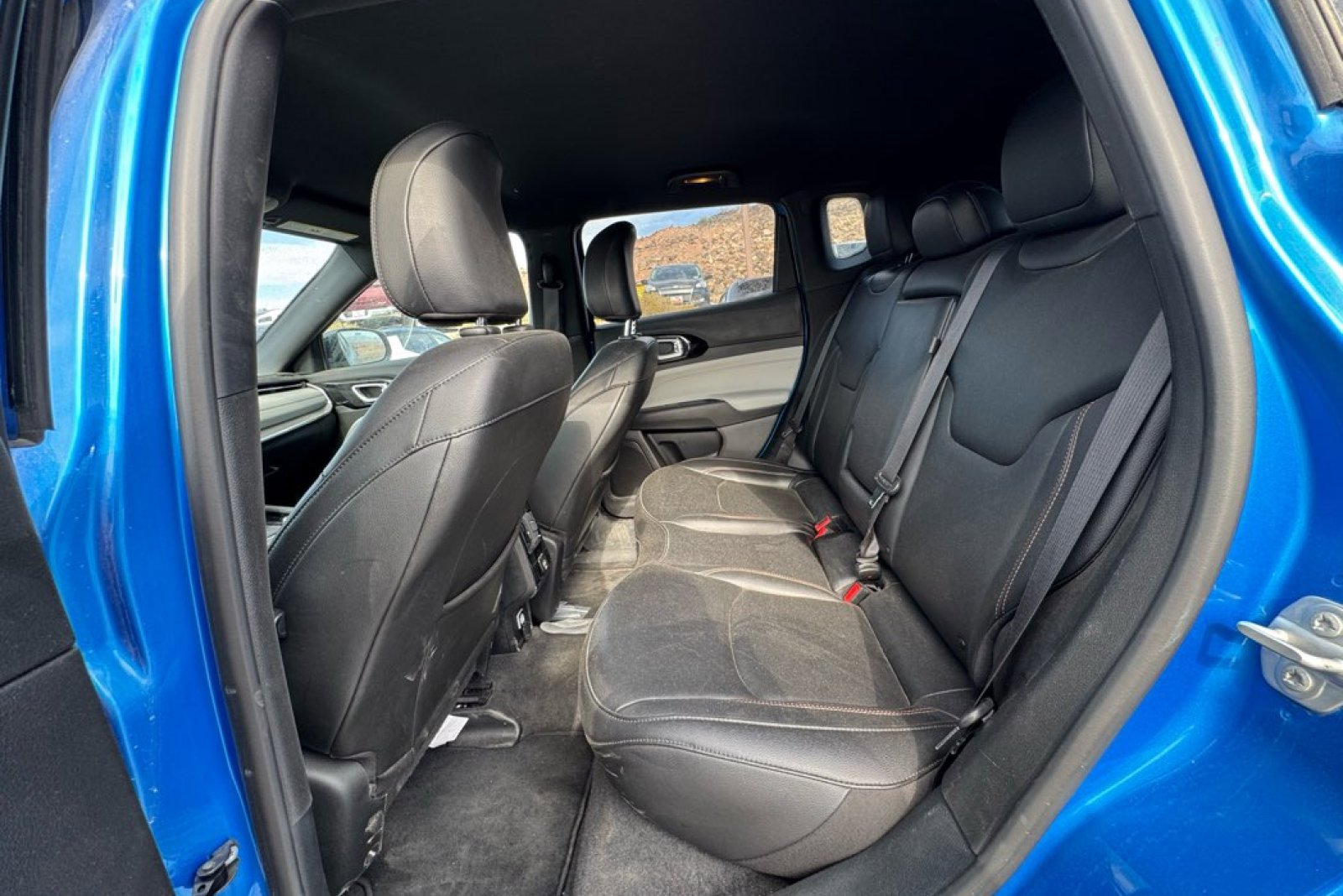 2023 Jeep Compass Limited photo 9