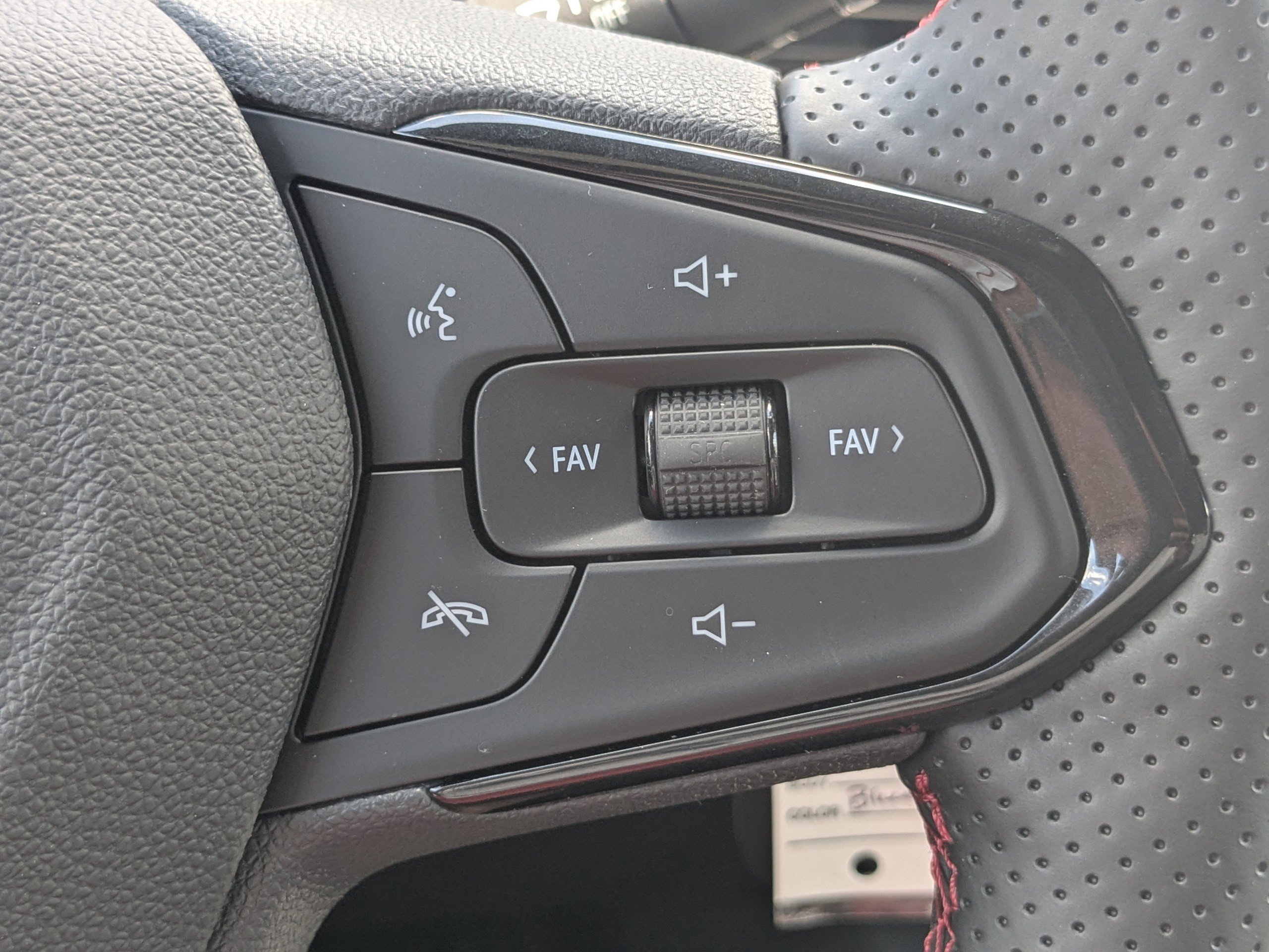 2025 Chevrolet Trax photo 26