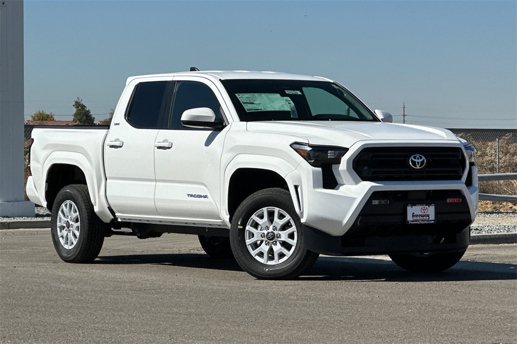 2025 Toyota Tacoma SR5 4x4 Double Cab photo 2