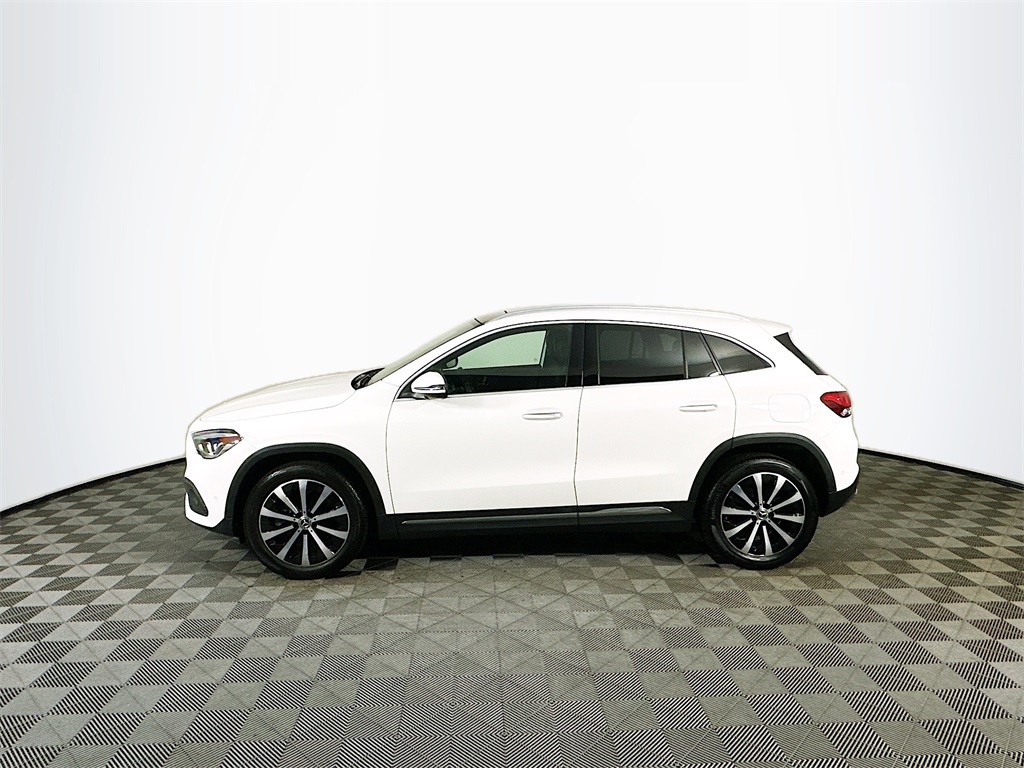 2021 Mercedes Benz GLA 250 4MATIC photo 2