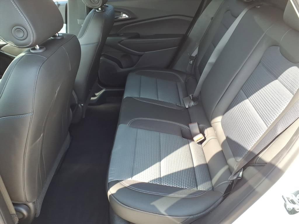 2025 Chevrolet Trax LT photo 6