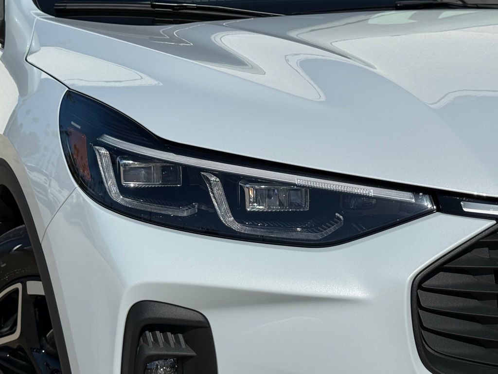 2025 Ford Escape Platinum photo 3