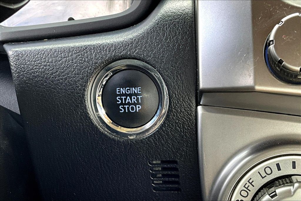 2020 Toyota 4Runner SR5 Premium photo 26