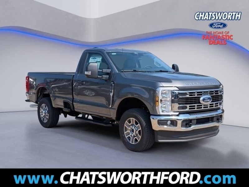 2025 Ford F-350 Super Duty XLT's photo