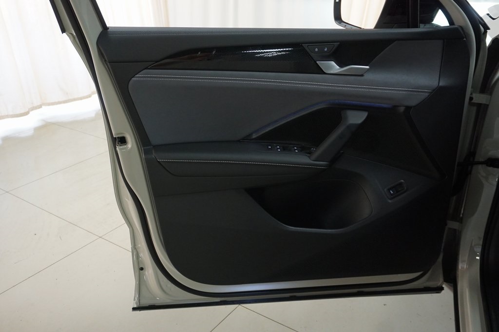 2025 Volkswagen Tiguan SE R-Line Black photo 21