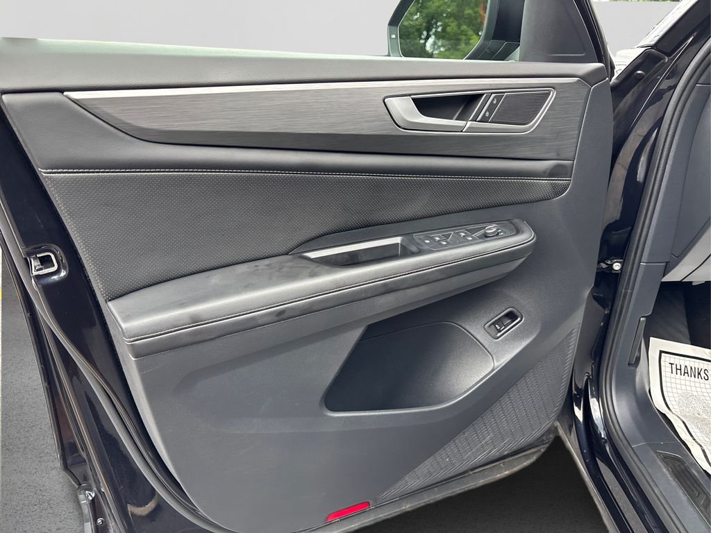 2024 Volkswagen Atlas Cross Sport SE Technology photo 23