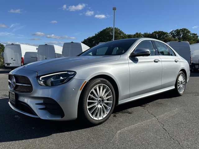 2022 Mercedes Benz E 350 4MATIC photo 3