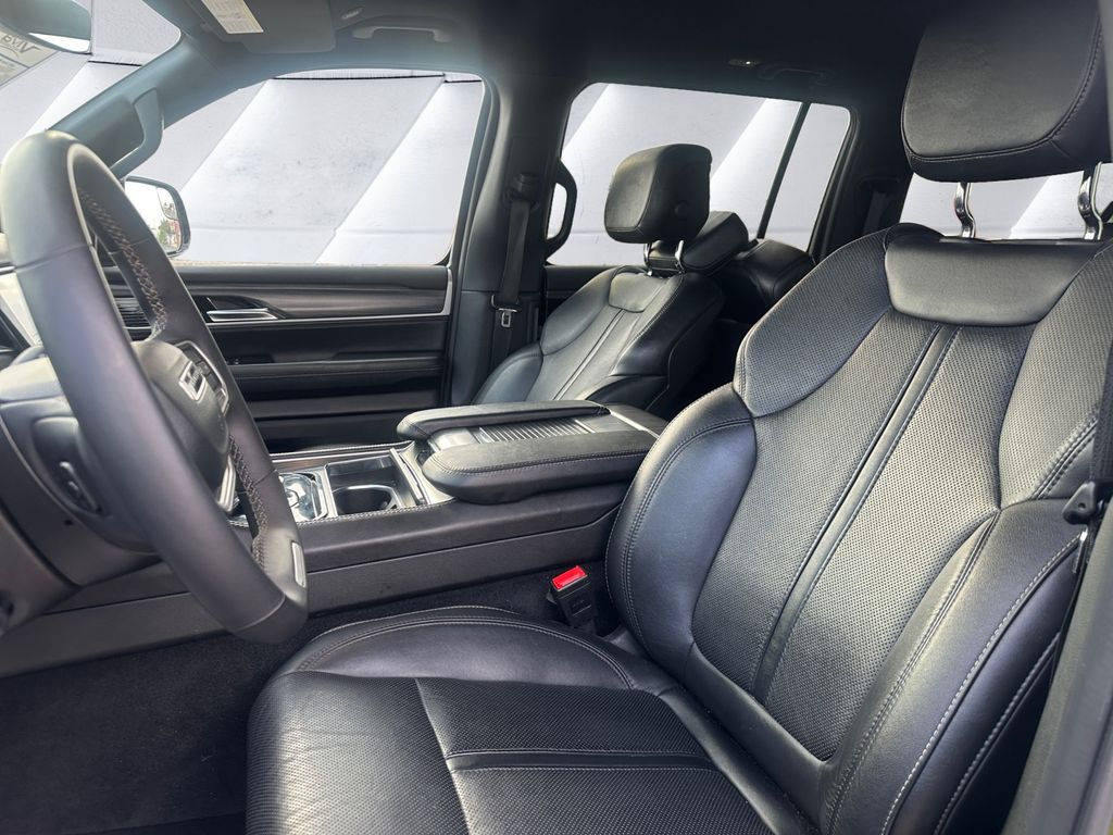 2023 Jeep Wagoneer L Series II photo 8