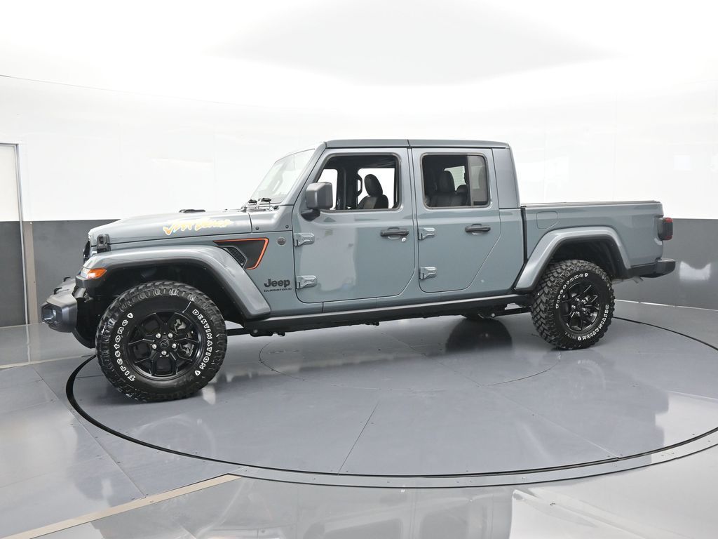 2024 Jeep Gladiator Sport photo 2