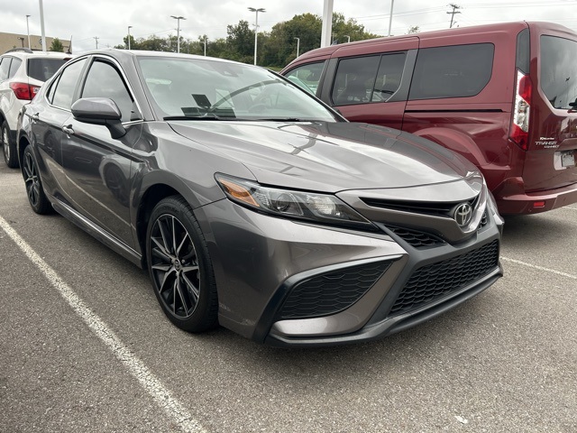 2021 Toyota Camry SE photo 2