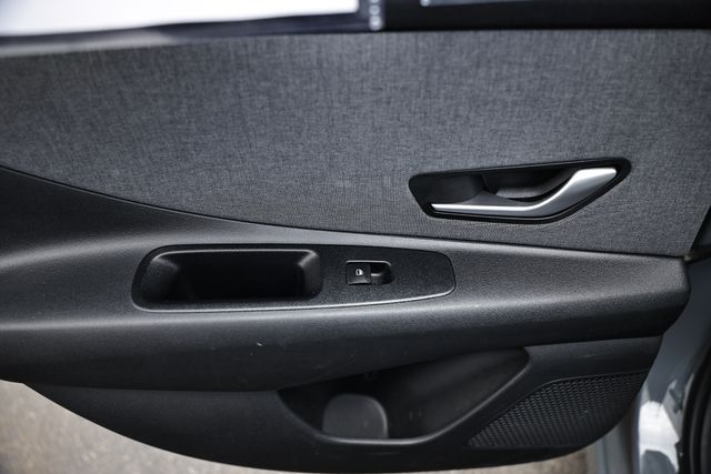 2022 Hyundai Elantra Limited photo 26