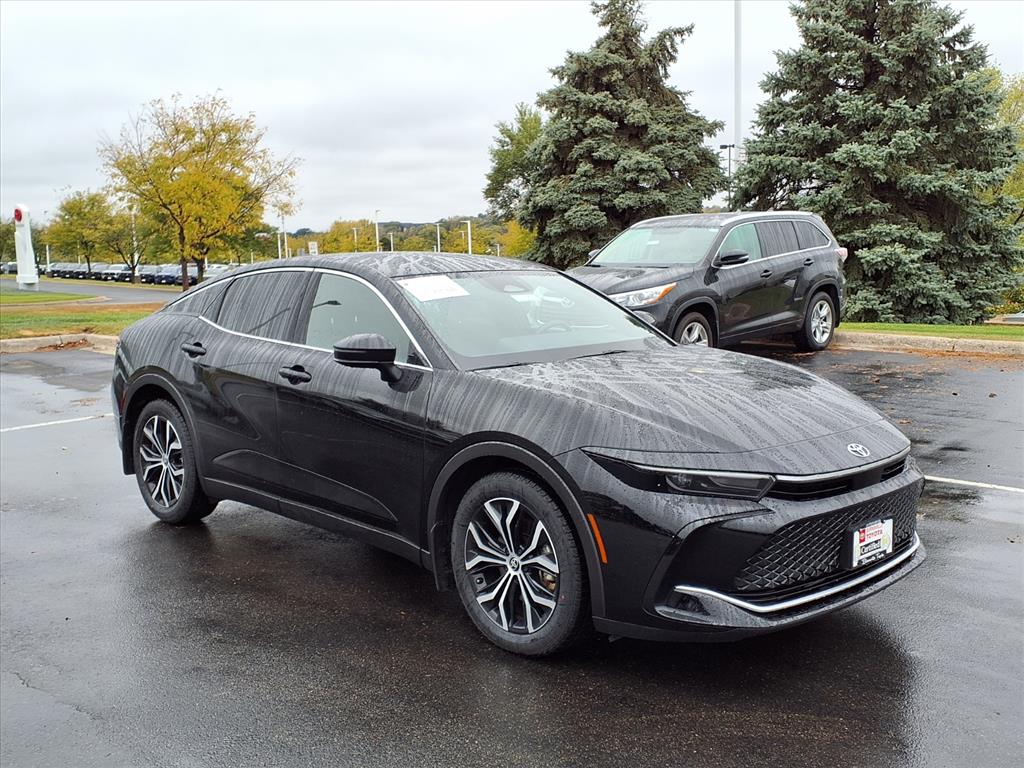 2023 Toyota Crown XLE's photo