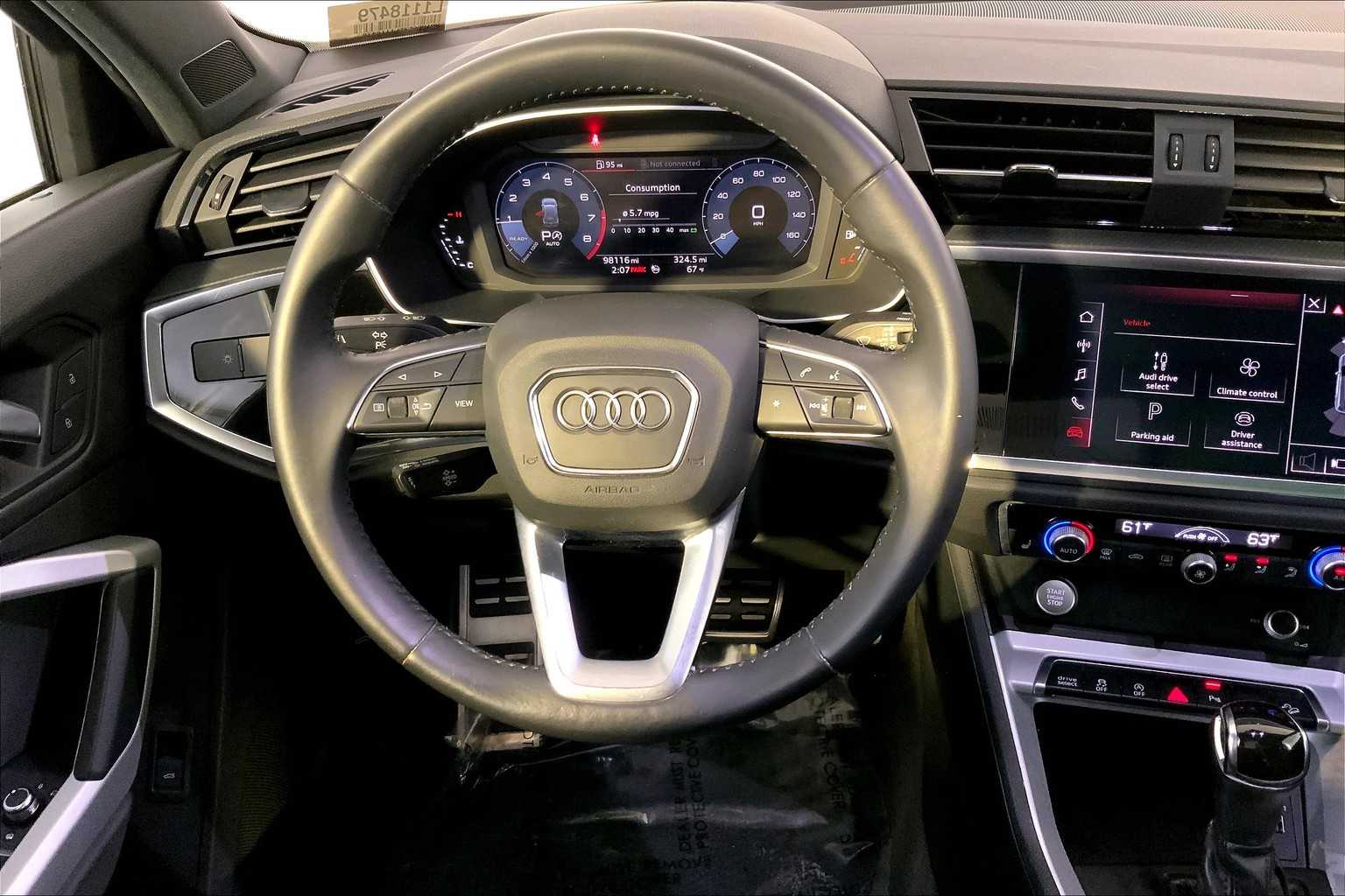 2020 Audi Q3 Premium photo 4