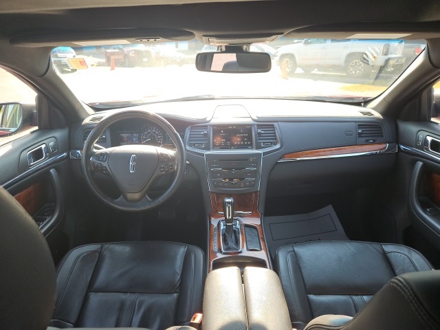 2015 Lincoln MKS EcoBoost photo 23