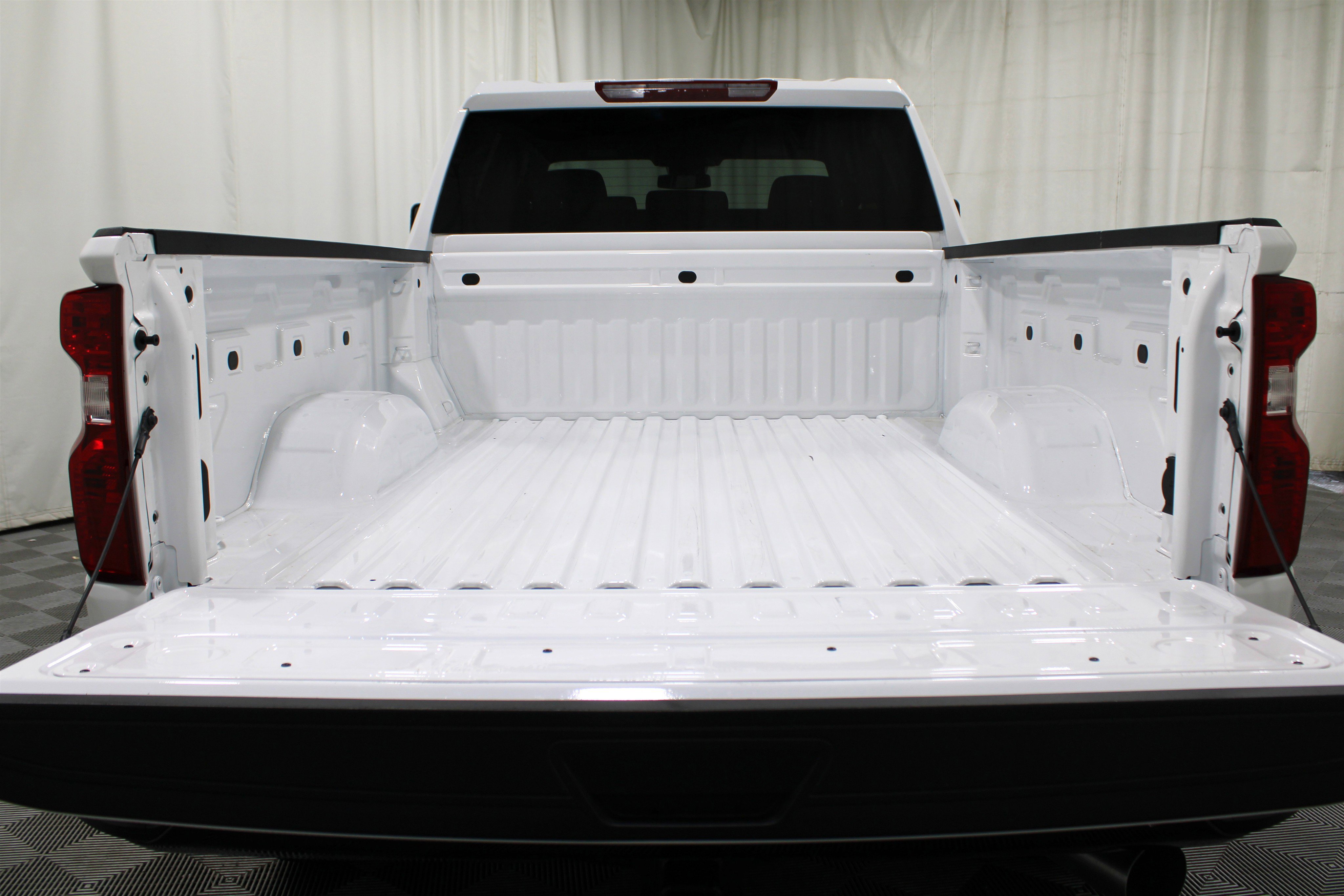 2025 Chevrolet Silverado 2500HD Custom photo 22