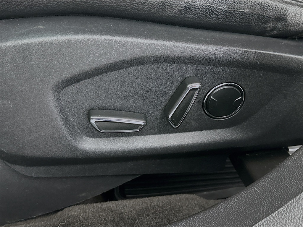 2016 Ford Explorer XLT photo 17