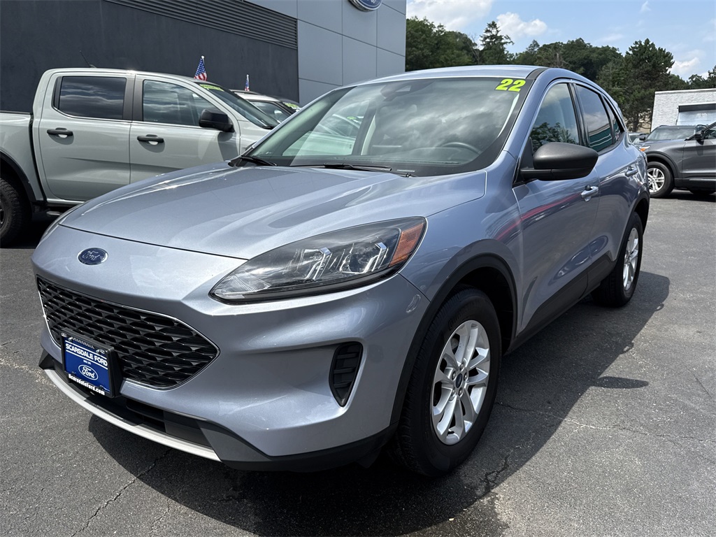 2022 Ford Escape SE photo 3