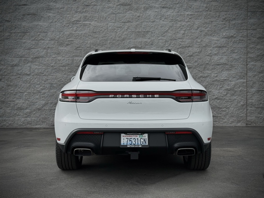 2025 Porsche Macan T photo 9