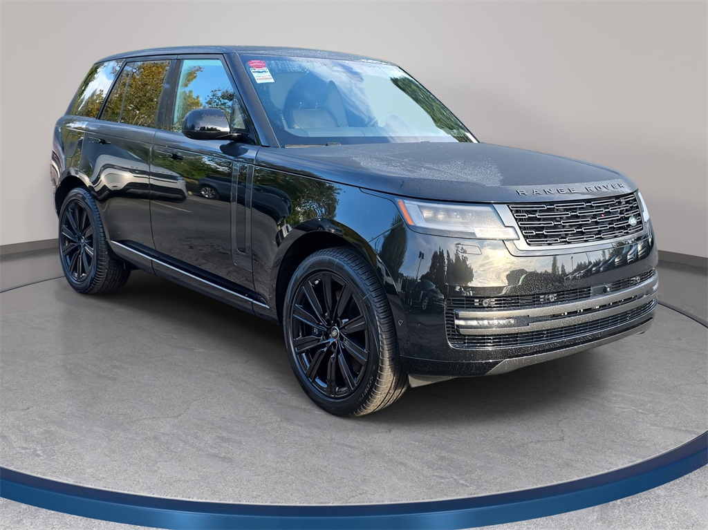2025 Land Rover Range Rover SE photo 3