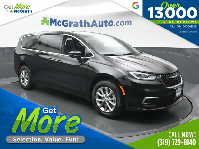 2026 Chrysler Pacifica Select's photo
