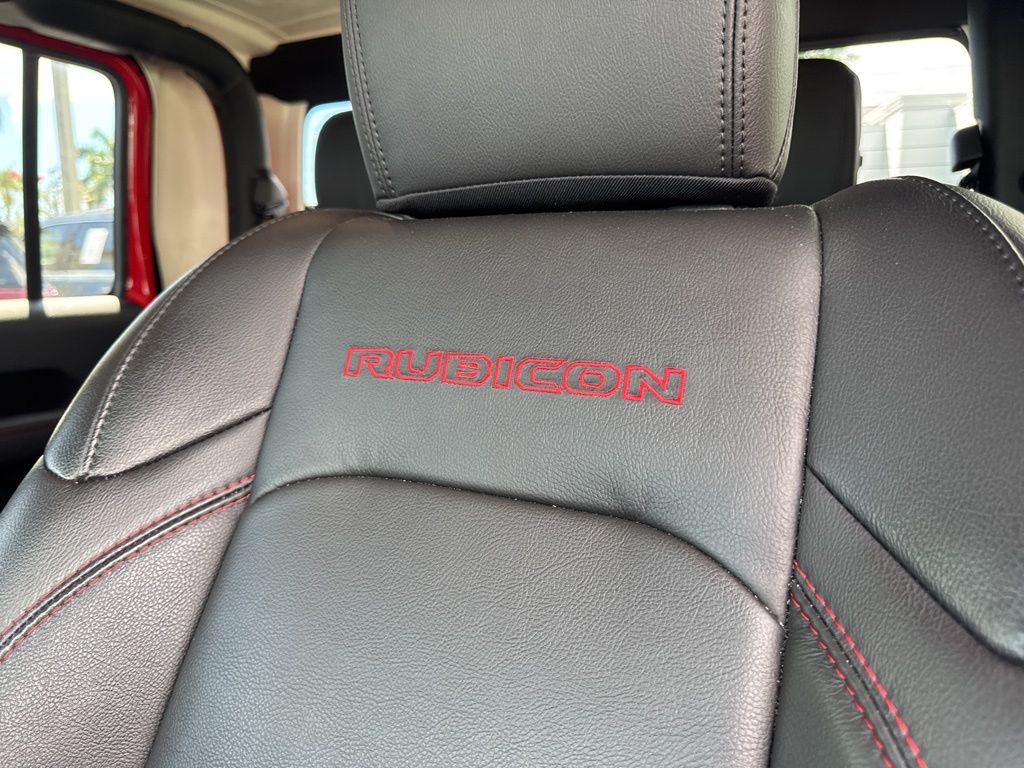 2021 Jeep Gladiator Rubicon photo 13