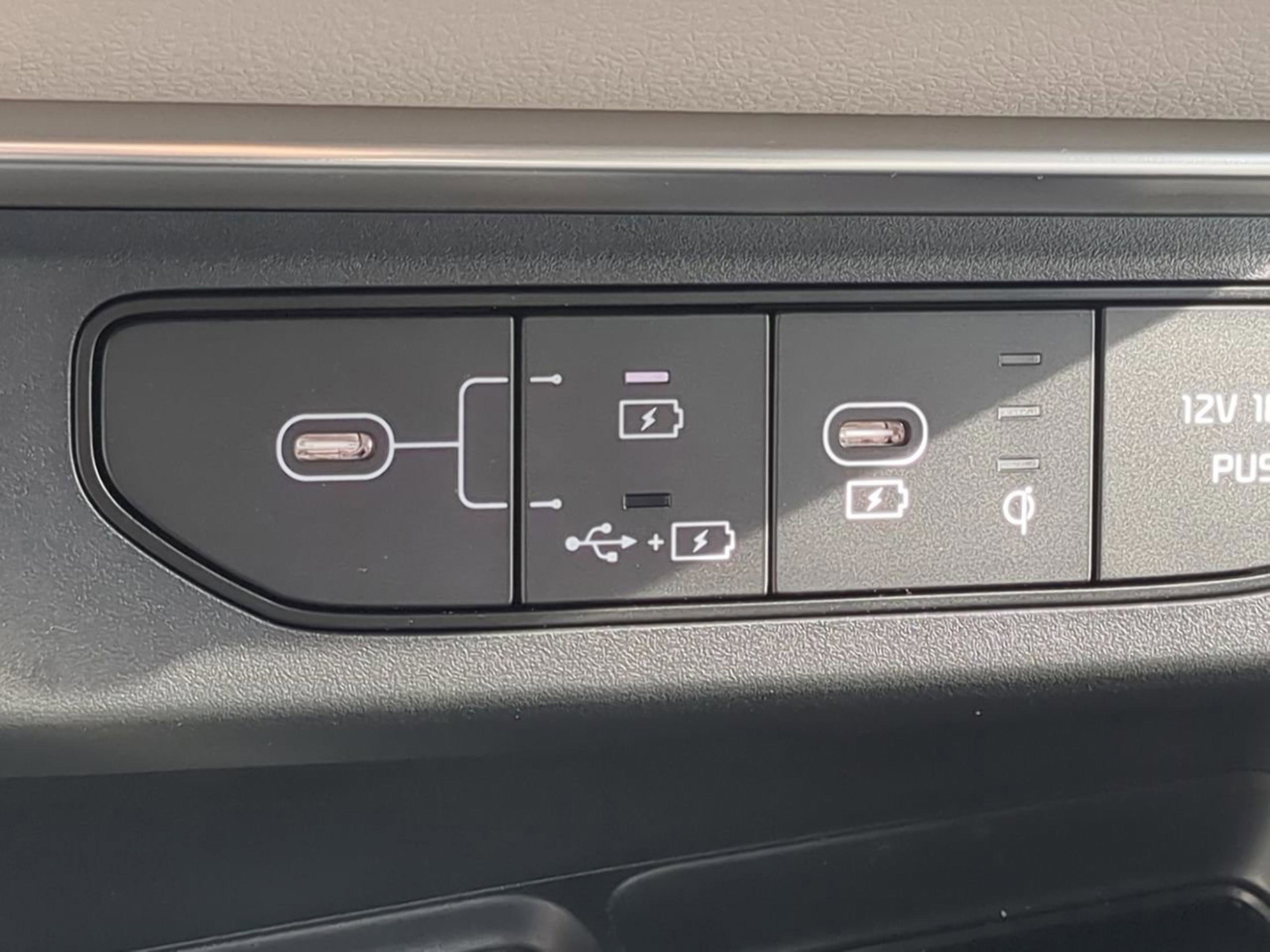 2026 Kia Carnival SX Prestige photo 23