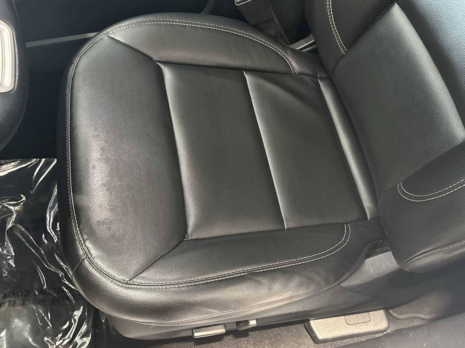 2020 Ford Explorer XLT photo 17