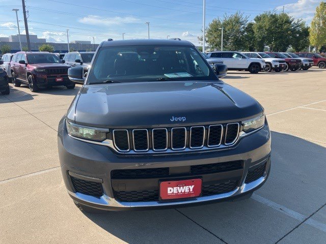 2022 Jeep Grand Cherokee Limited photo 2
