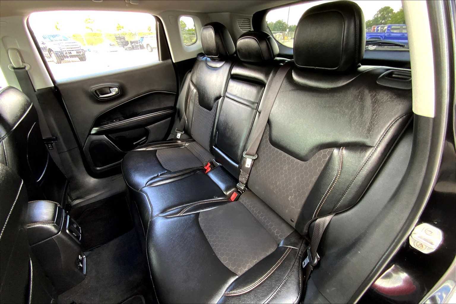 2018 Jeep Compass Latitude photo 19