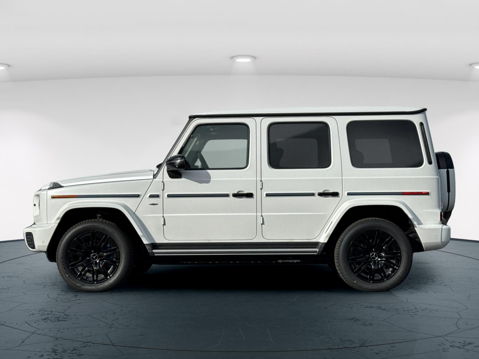 2025 Mercedes Benz G photo 3